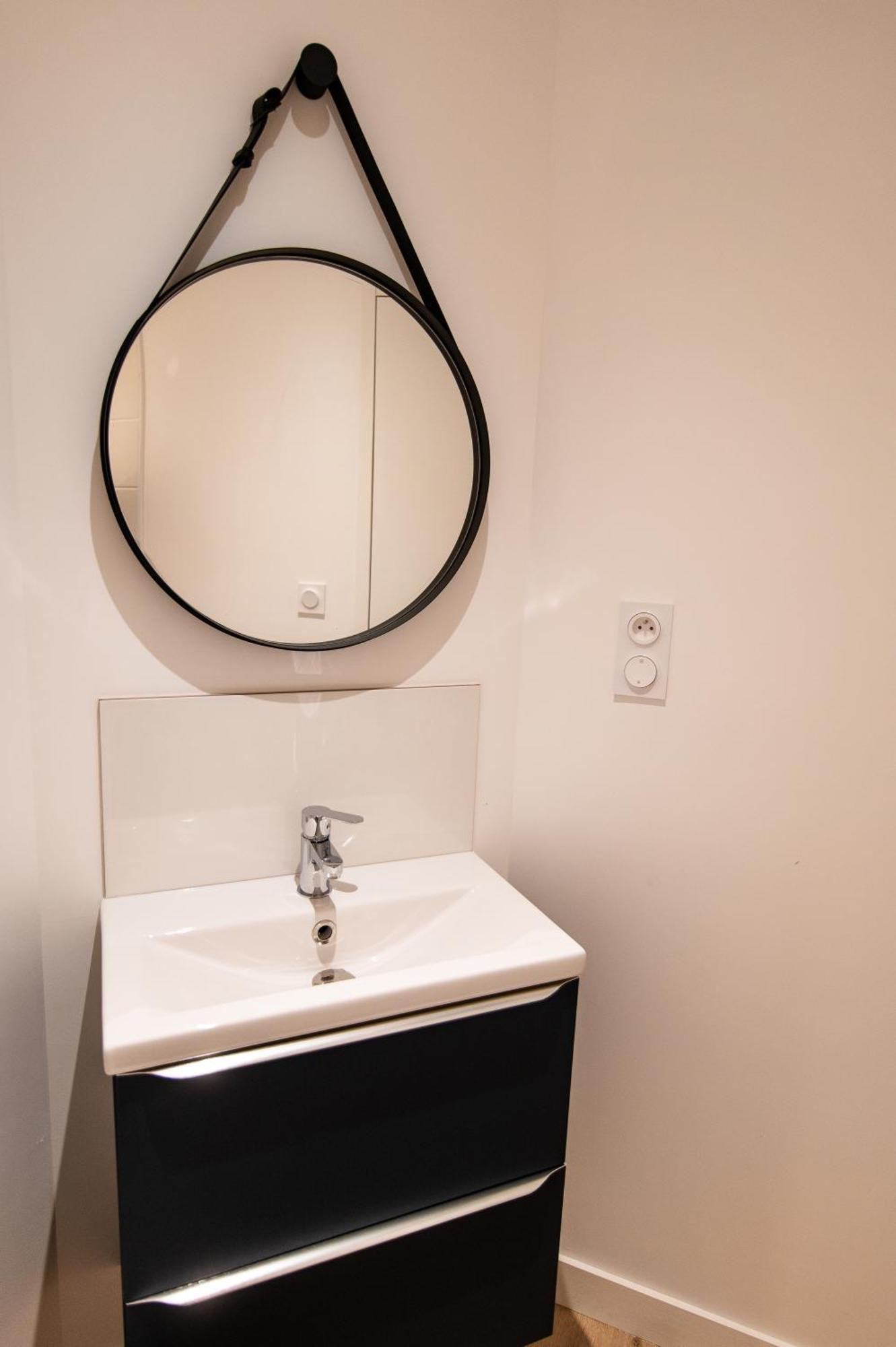 - Apparts Nets A Prix Honnete - Brest Chambre photo